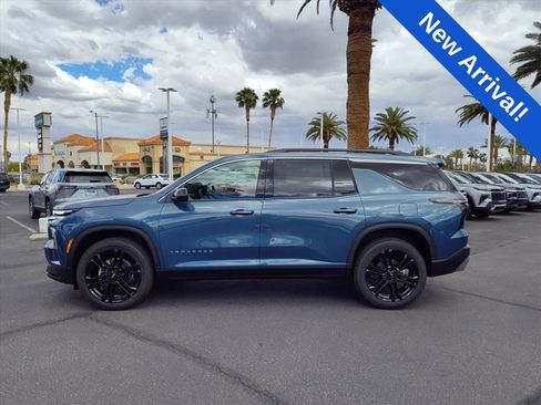 New 2026 Chevrolet Traverse LT image 1