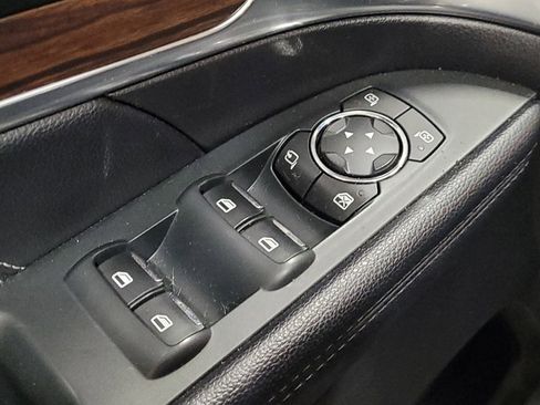 Used 2018 Ford Explorer Limited image 27