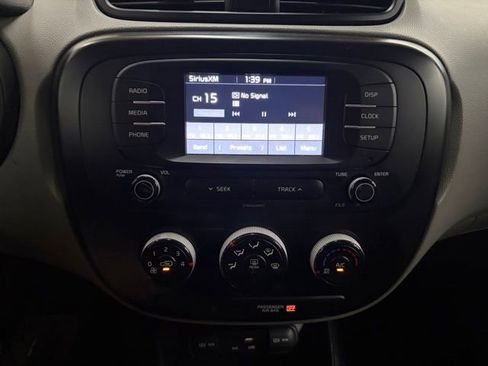 Used 2019 Kia Soul FWD image 29
