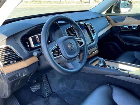 Used 2023 Volvo XC90 B6 Plus w/ Protection Package Premier image 17