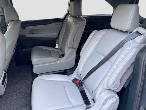 Used 2023 Honda Odyssey EX-L image 24