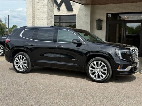 Used 2024 GMC Acadia Denali w/ Super Cruise Package image 2