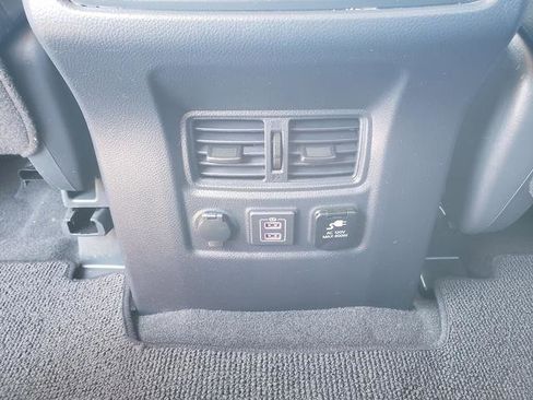 Certified 2024 Nissan Titan SV w/ SV Convenience Package image 14