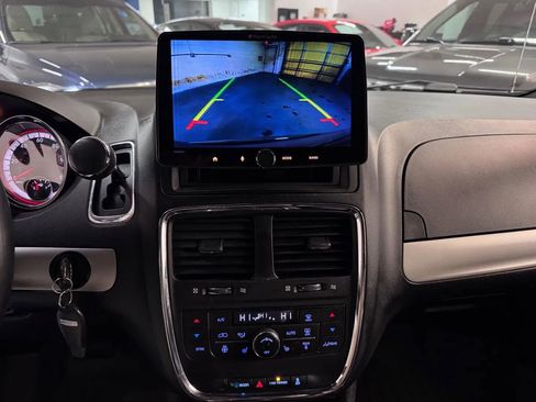 Used 2019 Dodge Grand Caravan GT image 23