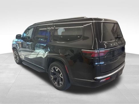 Used 2024 Jeep Wagoneer Series III image 13