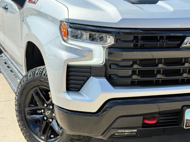 Used 2022 Chevrolet Silverado 1500 LT Trail Boss w/ LT Trail Boss Premium Package AWD/4WD image 6