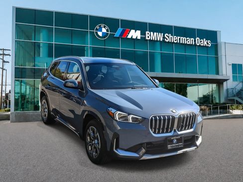 Used 2026 BMW X1 xDrive28i w/ Technology Package AWD/4WD image 3