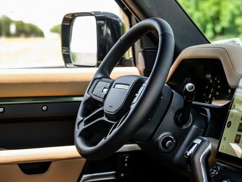 New 2026 Land Rover Defender 110 X AWD/4WD image 18