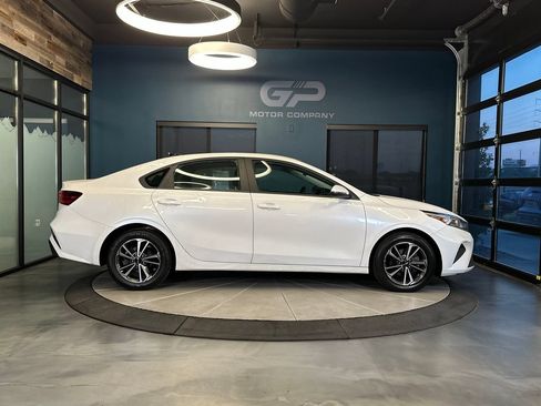Used 2024 Kia Forte LXS w/ LXS Technology Package FWD image 2