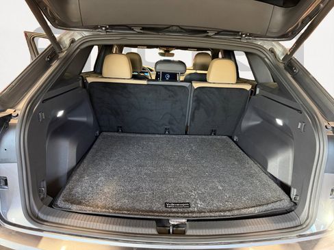 Used 2024 Volkswagen Atlas Cross Sport SE image 13