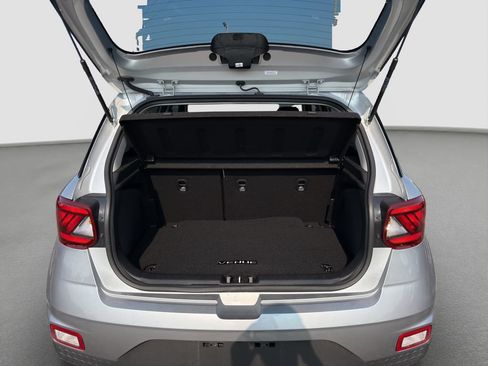 Used 2024 Hyundai Venue SEL FWD image 20