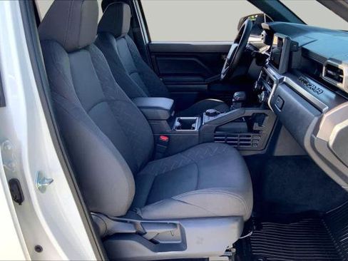 Certified 2026 Toyota Tacoma SR5 AWD/4WD image 9
