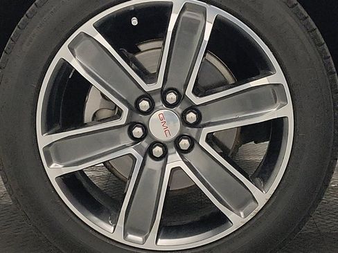 Used 2017 GMC Acadia Denali w/ Technology Package FWD image 31