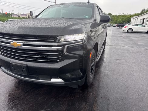 Used 2023 Chevrolet Suburban LT AWD/4WD image 10