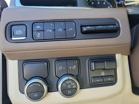 Used 2021 GMC Yukon Denali w/ Denali Ultimate Package image 58