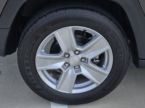 Used 2022 Jeep Compass Latitude FWD image 10