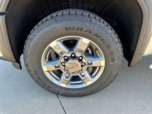 New 2026 GMC Sierra 2500 SLE w/ SLE Convenience Package image 14