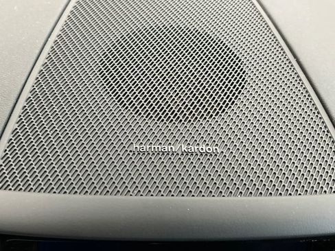 Certified 2023 Volvo XC60 B5 Plus image 17