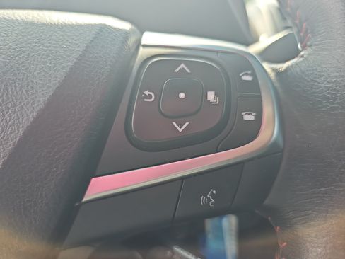 Used 2015 Toyota Camry SE FWD image 17