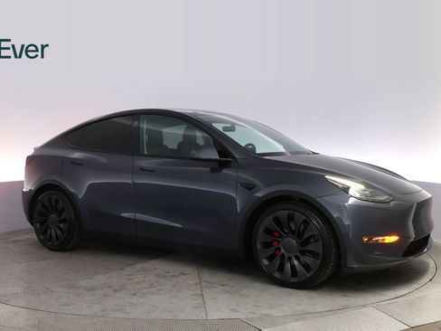 Used 2022 Tesla Model Y Performance image 14