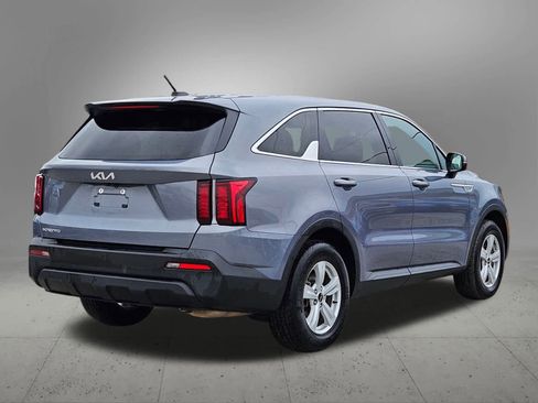 Used 2023 Kia Sorento LX image 6