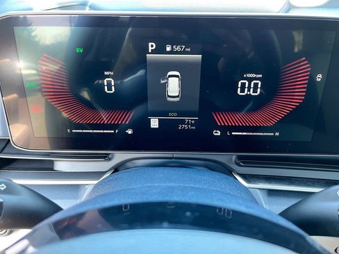 Certified 2025 Kia Carnival EX image 16