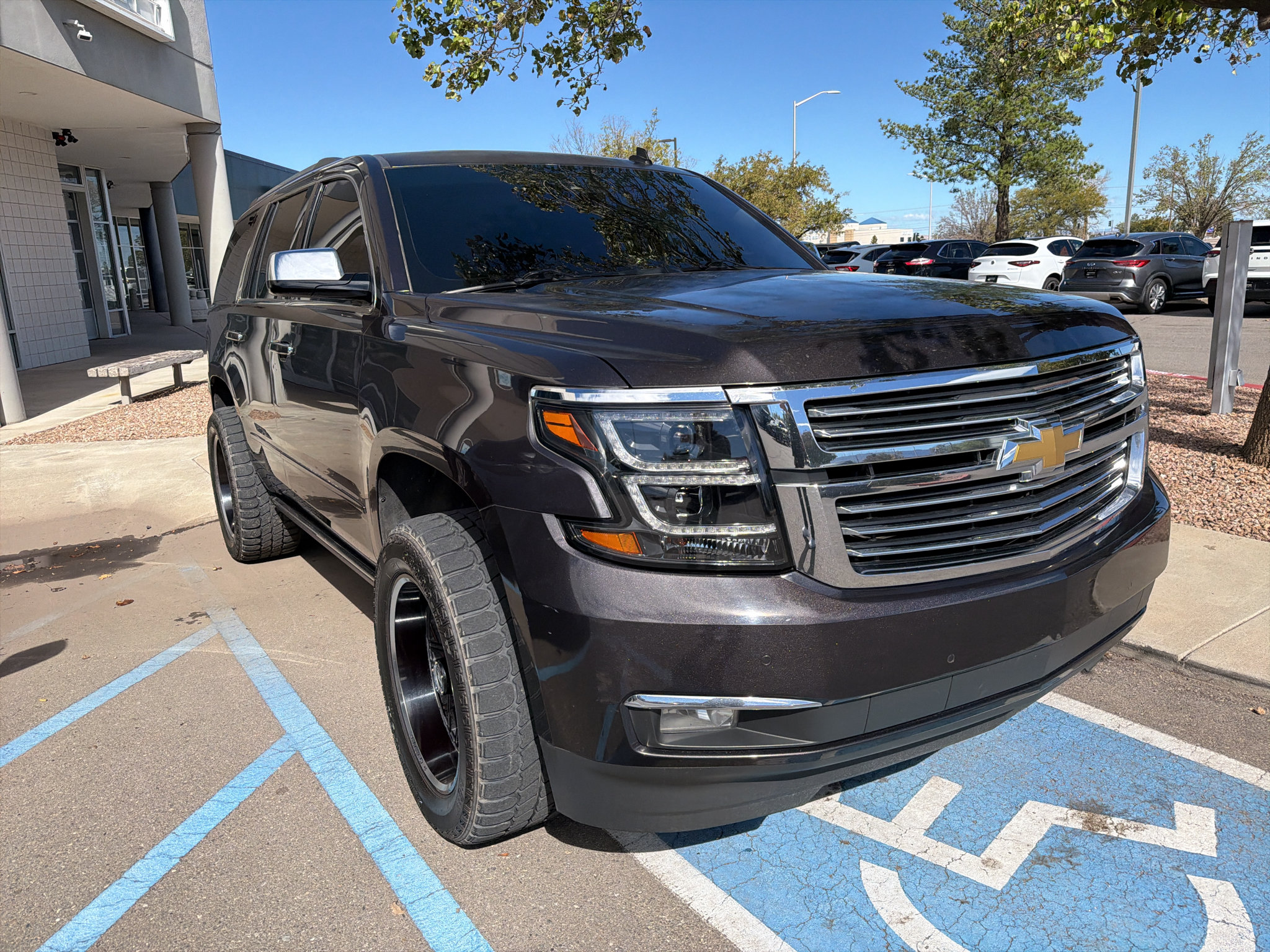 Used 2015 Chevrolet Tahoe LTZ RWD image 3