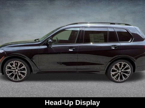 Used 2022 BMW X7 M50i image 15