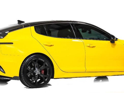 Used 2018 Kia Stinger GT2 AWD/4WD image 3