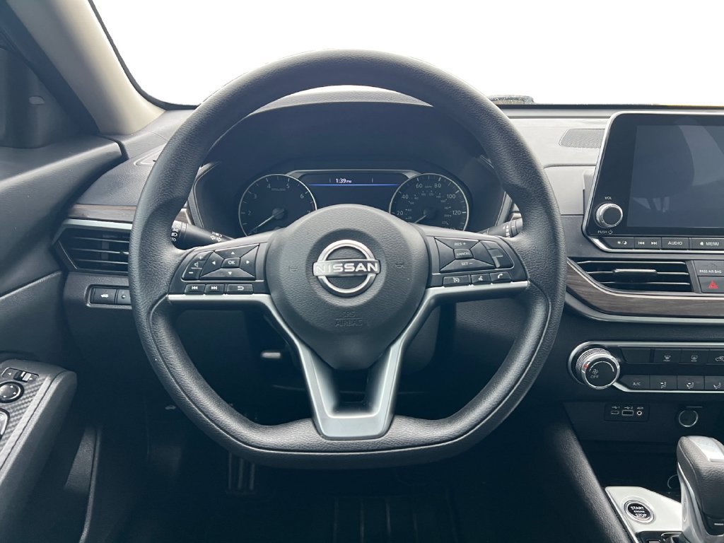 Used 2024 Nissan Altima 2.5 SV FWD image 21