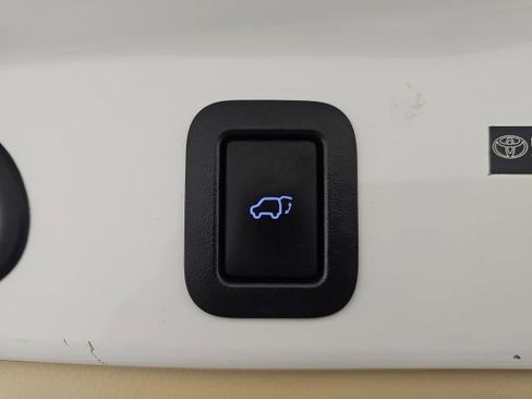 Used 2014 Toyota Highlander XLE image 35