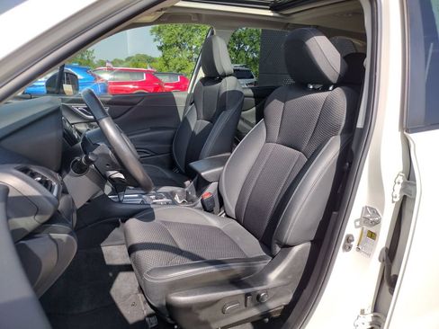 Used 2022 Subaru Forester Premium AWD/4WD image 2