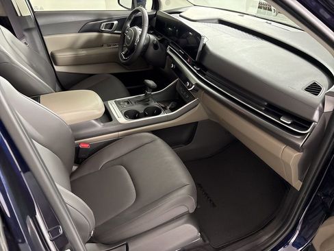 New 2026 Kia Carnival FWD image 42