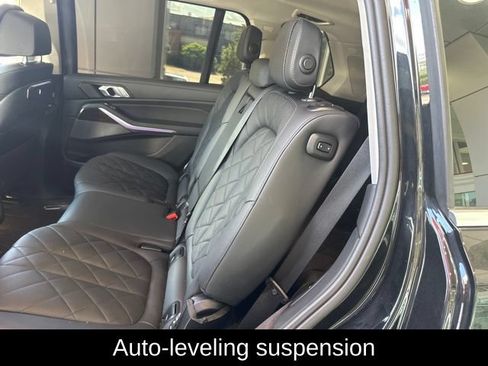 Used 2025 BMW X7 xDrive40i AWD/4WD image 15