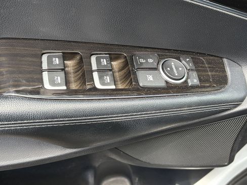 Used 2019 Kia Sorento S FWD image 7