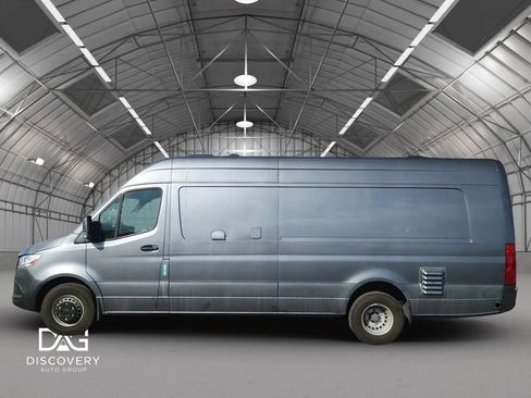 Used 2022 Mercedes-Benz Sprinter 4500 w/ Parking Package image 3