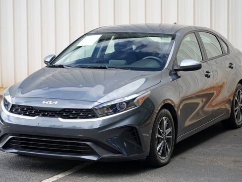 Used 2024 Kia Forte LXS FWD image 40