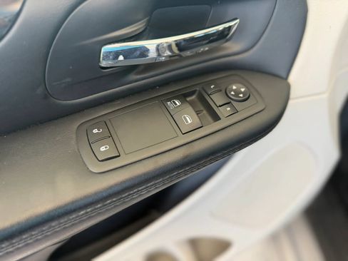 Used 2015 Dodge Grand Caravan SE w/ Quick Order Package 29E SE FWD image 10