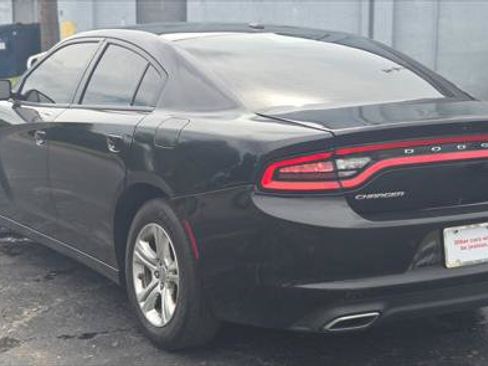 Used 2022 Dodge Charger SXT RWD image 4