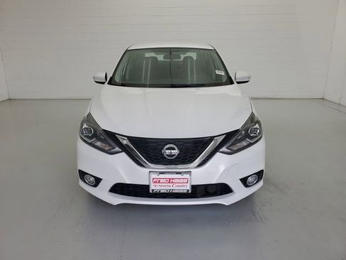 Used 2018 Nissan Sentra SR w/ Technology Package FWD image 3