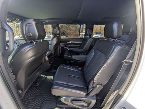 Used 2023 Jeep Wagoneer Series III w/ Premium Group I image 31