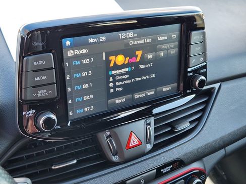 Used 2018 Hyundai Elantra GT Sport image 11