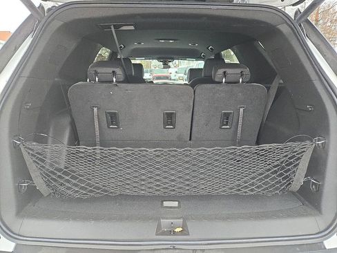 Used 2023 Chevrolet Traverse LT image 34