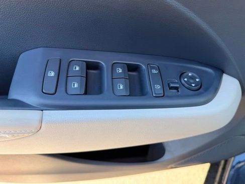 New 2026 Hyundai Venue SEL FWD image 11