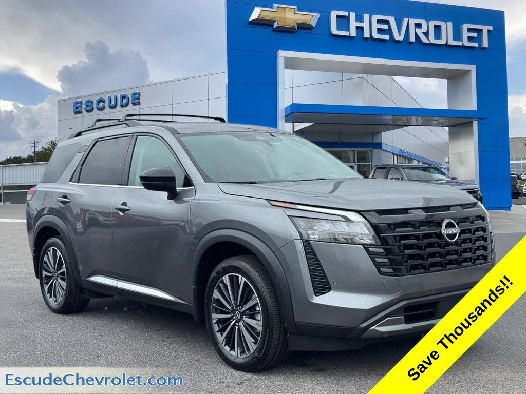 Used 2026 Nissan Pathfinder Platinum w/ Lighting Package FWD image 1