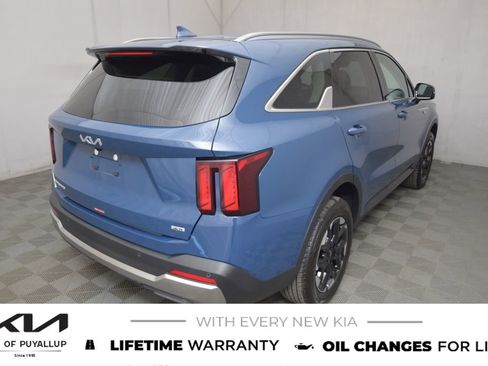 New 2025 Kia Sorento S image 5