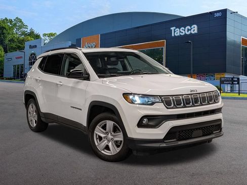 Certified 2022 Jeep Compass Latitude w/ Sun and Sound Group FWD image 1