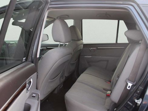Used 2011 Hyundai Santa Fe GLS image 7