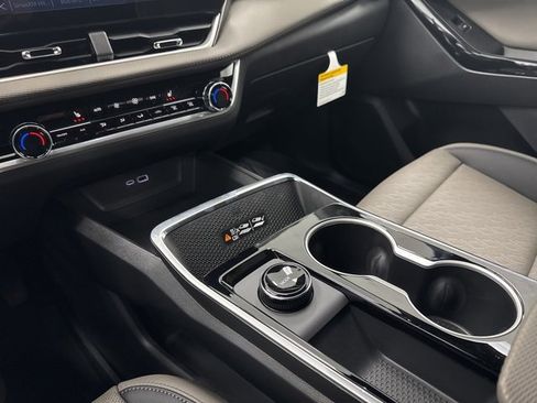 New 2026 Chevrolet Equinox LT w/ Convenience Package II image 20