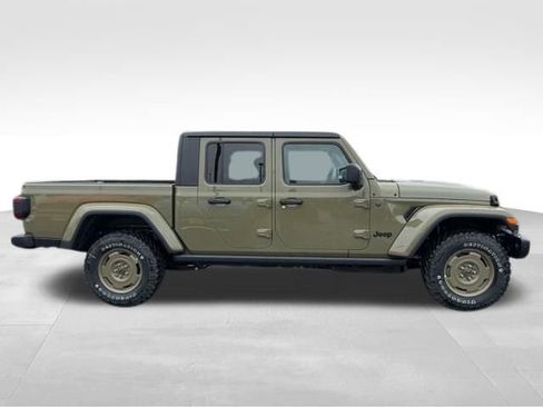 New 2026 Jeep Gladiator Sport image 9